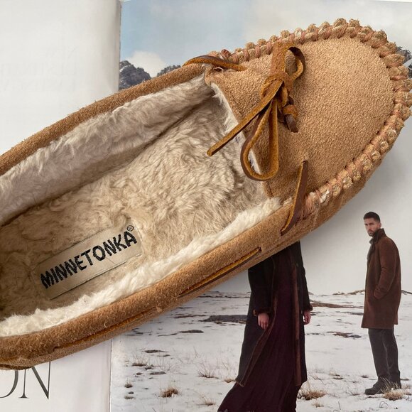 MINNETONKA Women's Sheepskin Rubber Sole Slippers: Size 9; EXCELLENT CONDITION - Picture 7 of 9